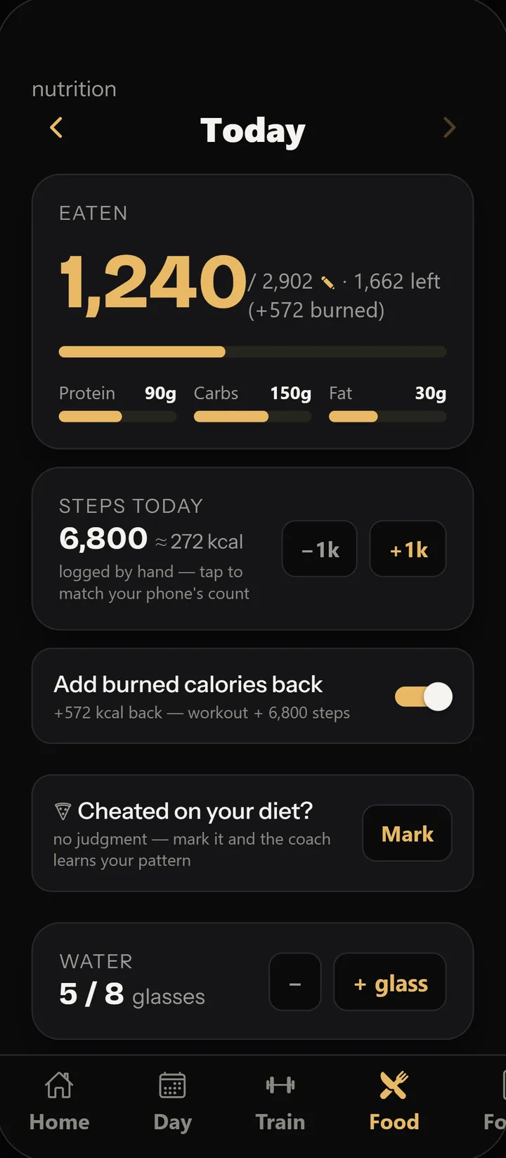 Aurapex food log: 1,240 of 2,902 kcal eaten with protein, carb and fat bars, 6,800 steps, water tracker at 5 of 8 glasses, and a weight trend at 84 kg